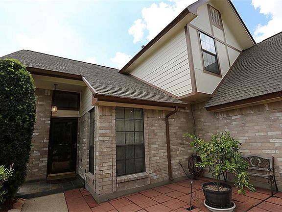 4th image of 20307 Blue Juniper Dr