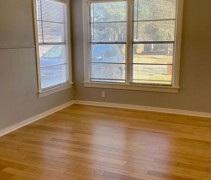 213 Donald St — Photo 4