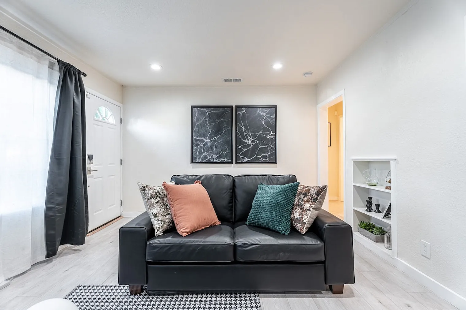 3 bed, 2.0 bath, $10,179 — Photo 2