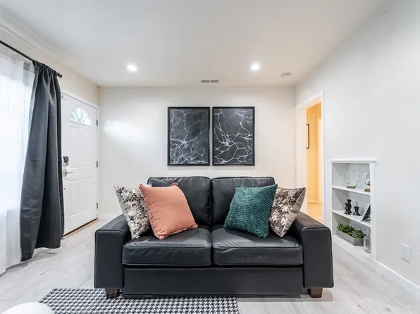 2359 Oakwood Dr #Id1516041p, Palo Alto, CA 94303