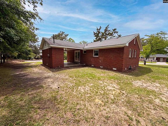 5th image of 320 Redwood Ct