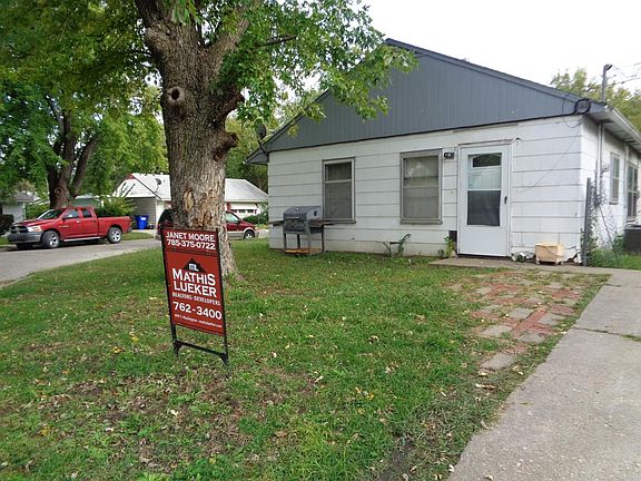 2nd image of 832 Cleary Ave