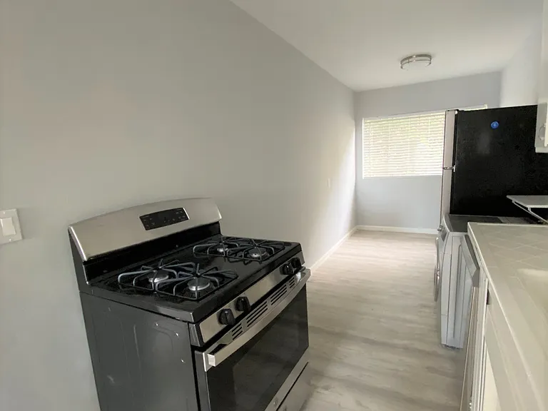 1448 Butler Ave #2 — Photo 6