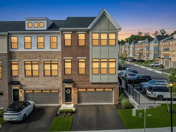 38 Waller Drive, Middletown, NJ 07748