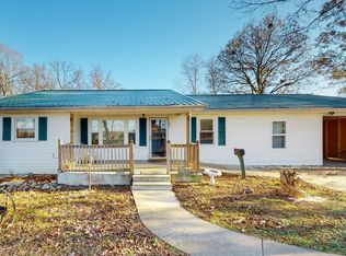 135 W Piney Rd, Dickson, TN 37055