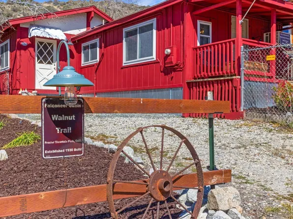 933 Walnut Trl, Frazier Park, CA 93225