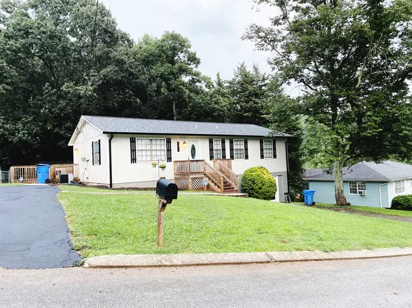 4310 Cele Ct #B, Ooltewah, TN 37363