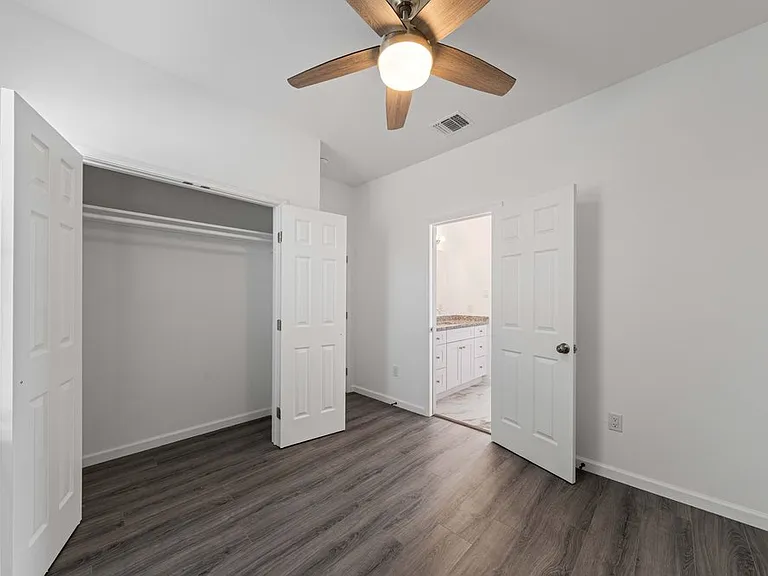 323 Gabriel St #101 — Photo 18