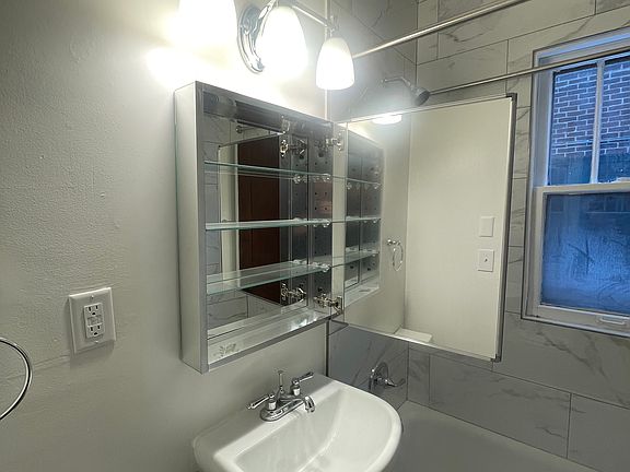 2nd image of 1023 Grand Ave APT 2