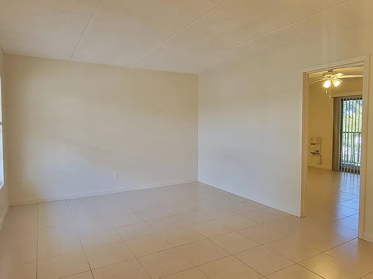 San Carlos Place — Photo 2