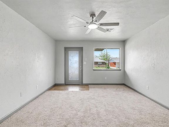 3rd image of 4804 Park Vista Dr