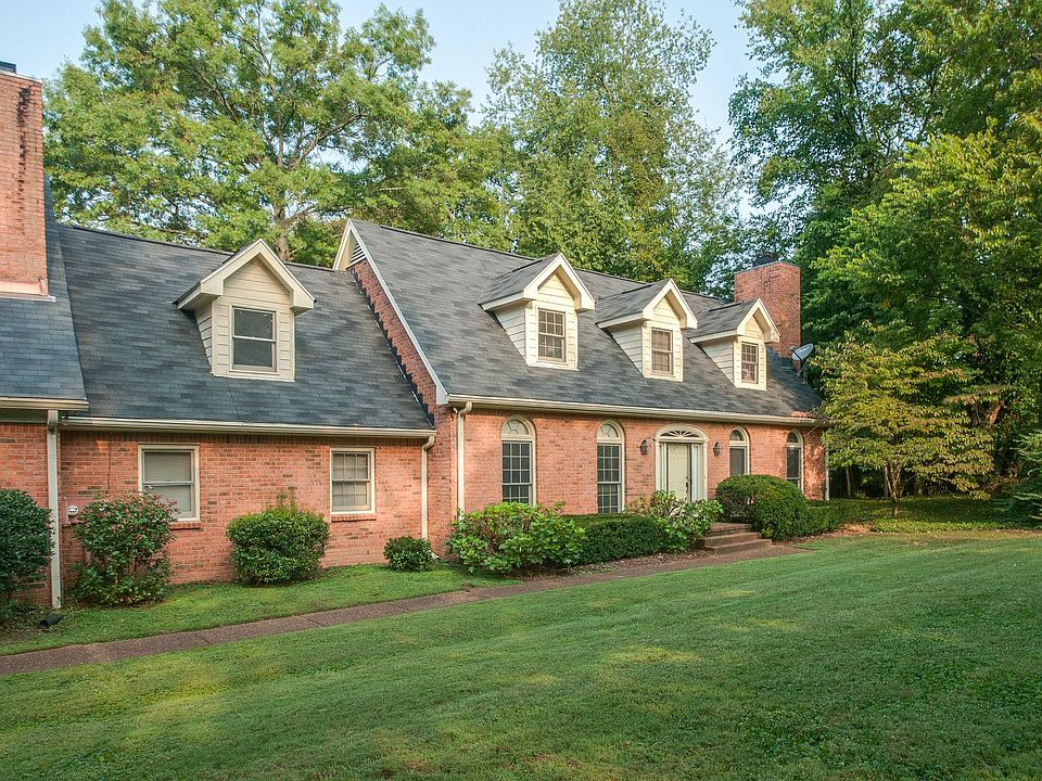 1st image of 105 Lynnbrook Ct