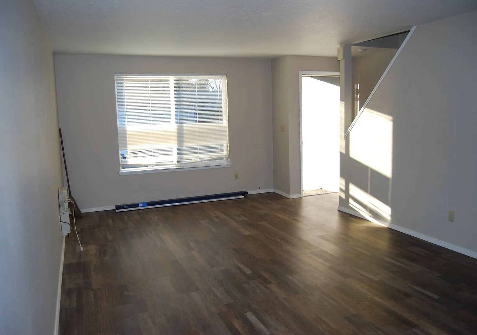 BUR505 — Photo 2