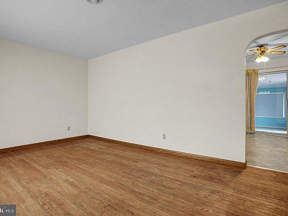 3rd image of 500 Martha St