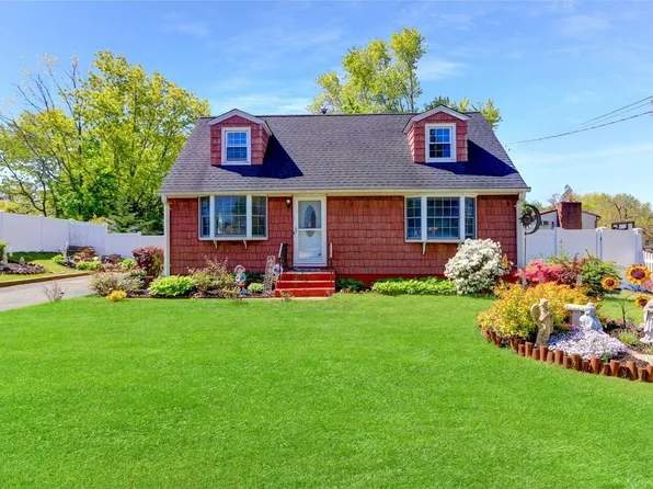 22 Dianne Avenue, Centereach, NY 11720