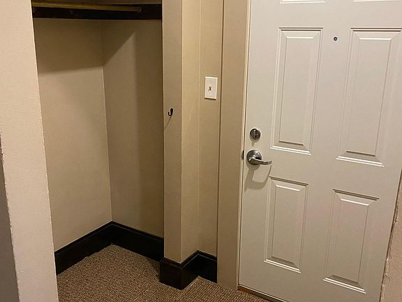 4th image of 407 Ashmun St