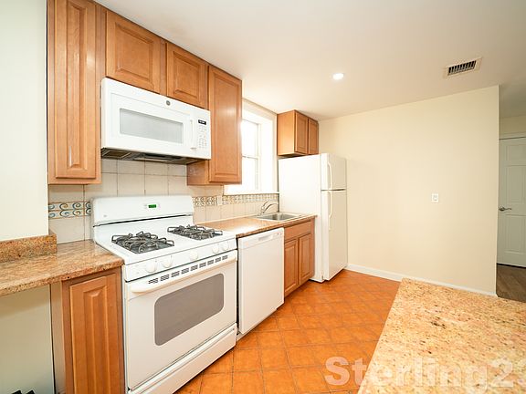 3rd image of 28-21 Astoria Blvd #5E