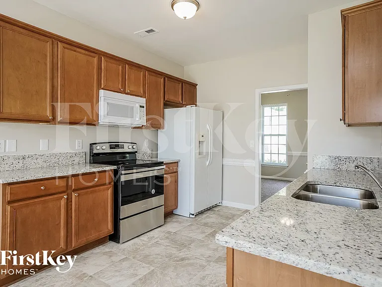 705 Hawthorn Ridge Dr — Photo 7