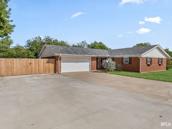 1005 Jan Lee Dr, Burkburnett, TX 76354