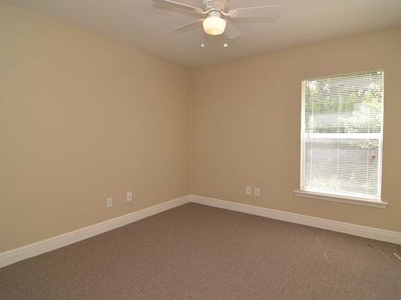 3rd image of 3204 17th St W Unit 6