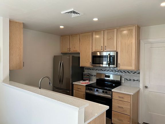 3rd image of 4300 Hudson Ave APT 4