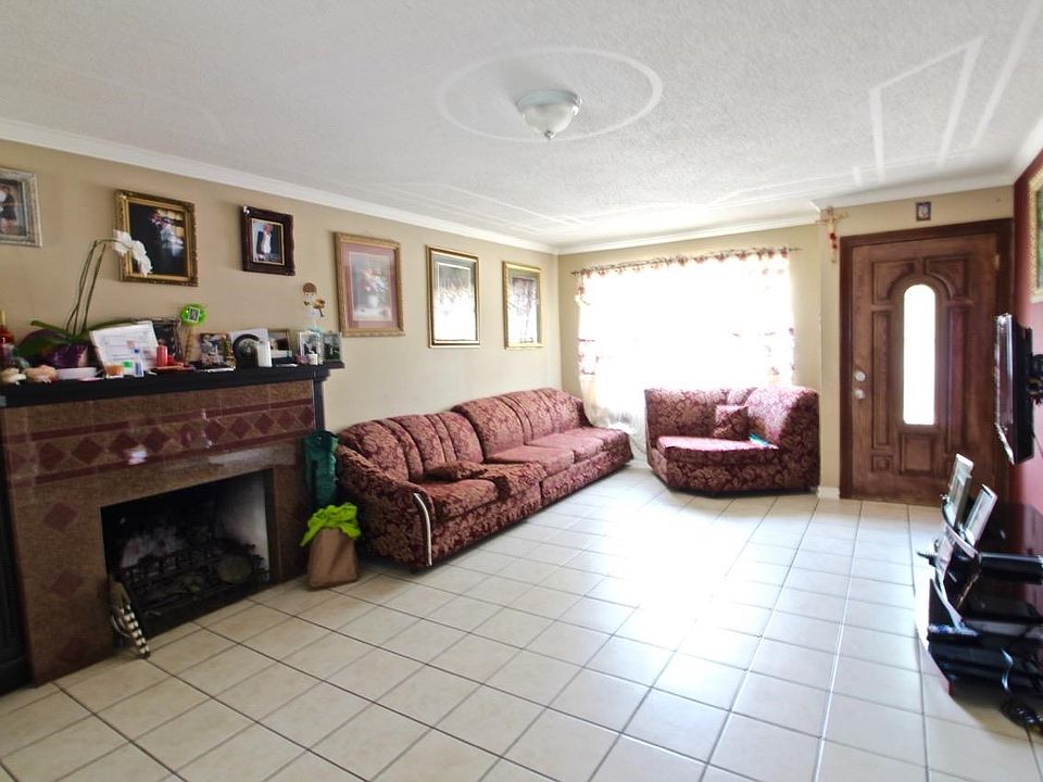2nd image of 76 Mayfair Dr