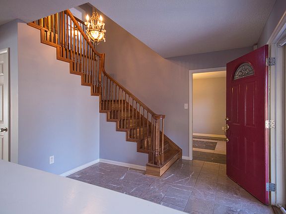 3rd image of 2016 Woodmore Dr SE