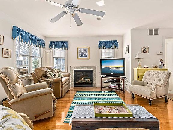 4th image of 1114 Stone Harbor Blvd APT 112