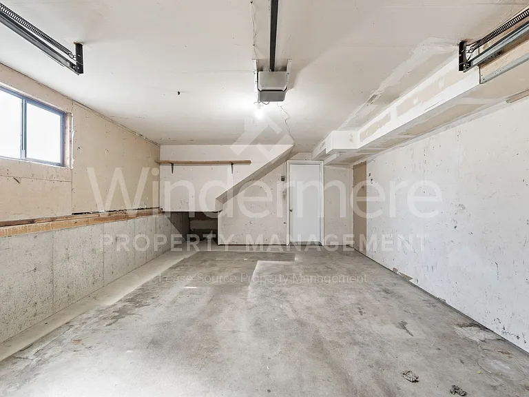 7805 E Upriver Dr — Photo 15