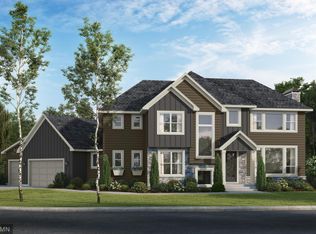 585 Cedarleaf Pt, Mahtomedi, MN 55115