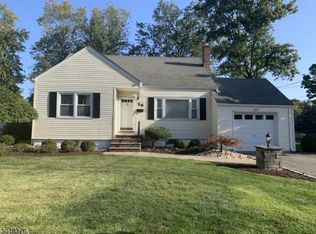 26 Wilson Ter, Livingston, NJ 07039