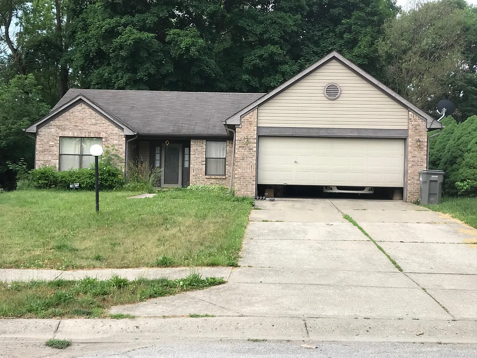 2706 Granada Cir W photo 1