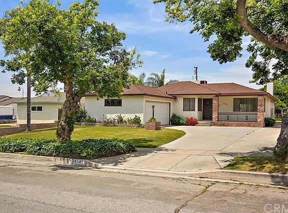 2nd image of 3958 Modesto Dr
