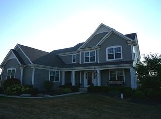 9007 Daniel Ln, Spring Grove, IL 60081