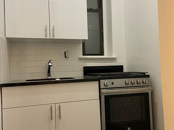 5th image of 210 E 38th St #1BB