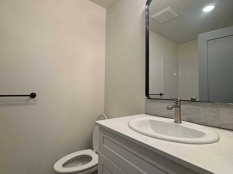 503 E Helena Ave — Photo 8