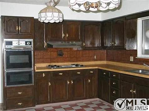 5th image of 10870 Emerald Dr