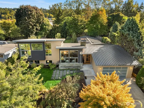 3220 103rd Place NE, Bellevue, WA 98004