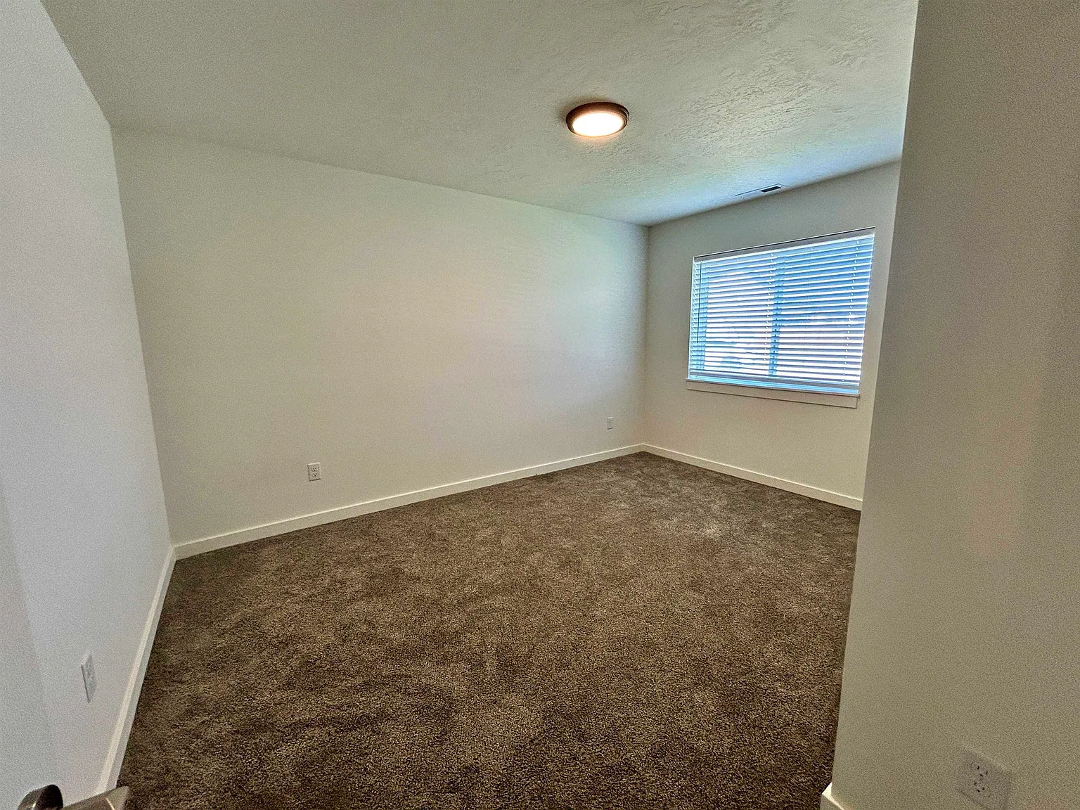 3 bed, 2.0 bath, 1496 sqft, $2,150 — Photo 4