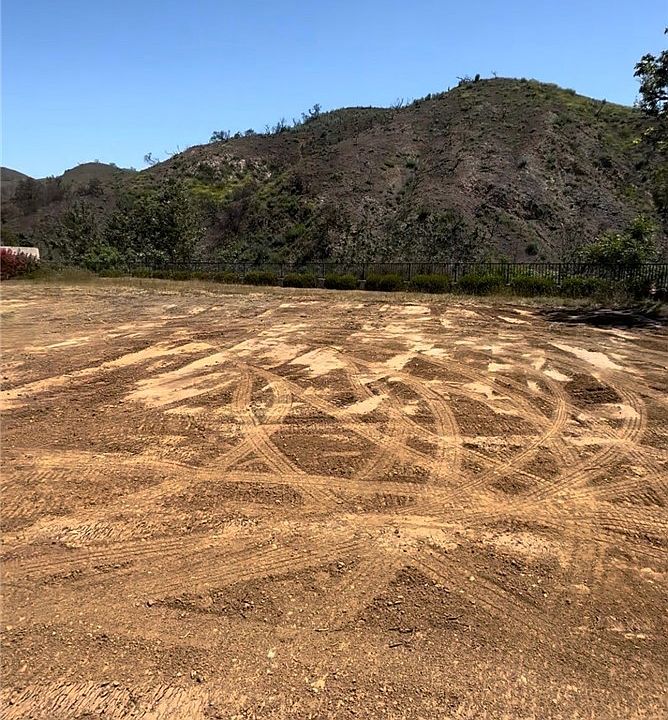 2nd image of 1296 Marinette Rd