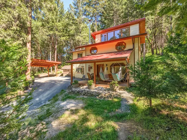 1313 Sunny Glen Way, Wolf Creek, OR 97497