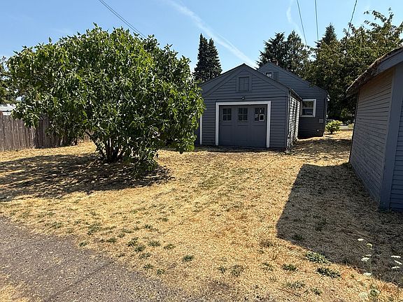 5th image of 844 D St
