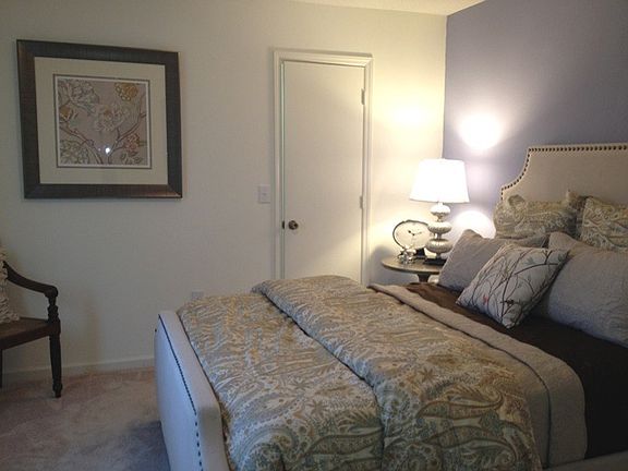3rd image of 824 Saint Andrews Dr APT K