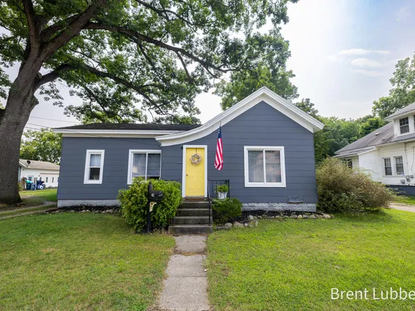 216 E Delaware St, Decatur, MI 49045