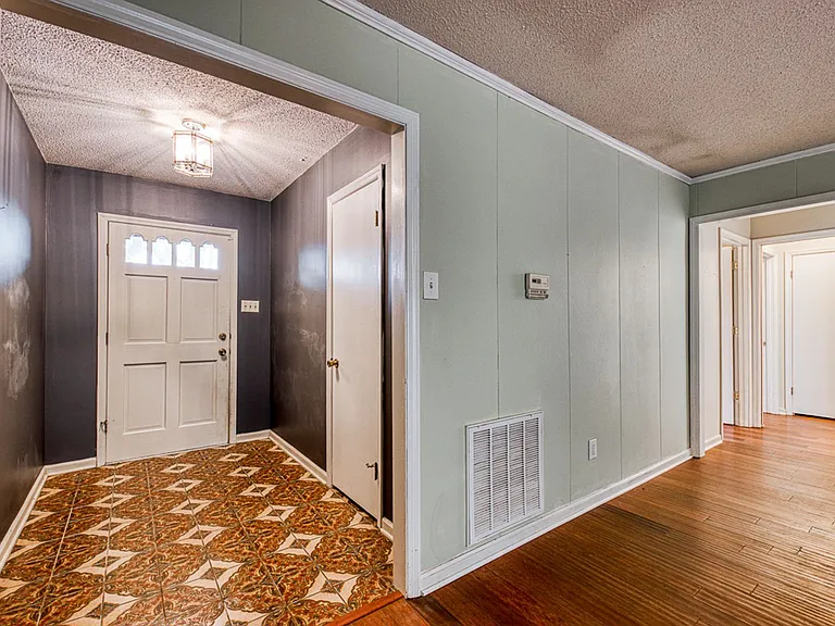 12119 Shawnee Forest Dr — Photo 2