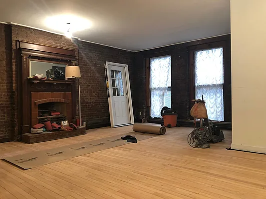 Rented by One New York Realty Inc | media 51