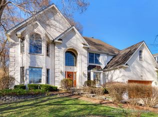 884 Sheehan Ave, Glen Ellyn, IL 60137