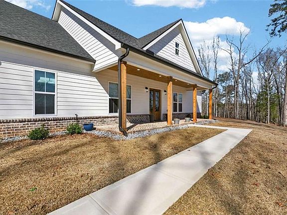 3rd image of 433 Old Roanoke Rd