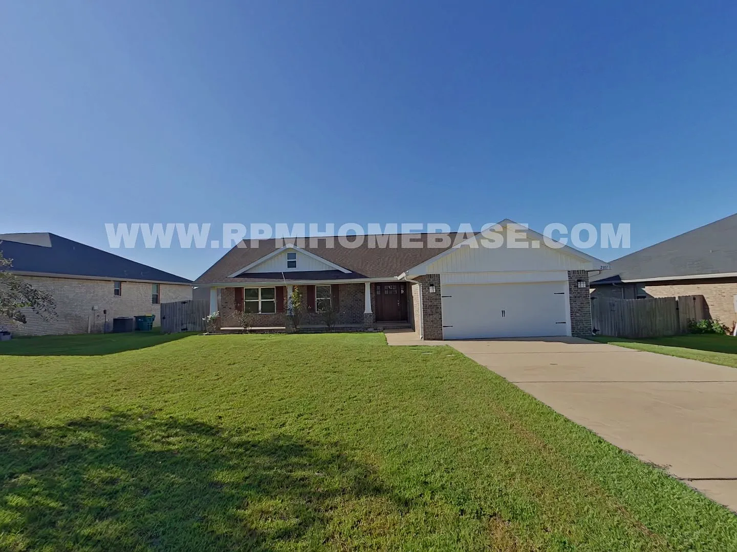 Modern and Spacious Craftsman Style 4 Bed, 2 Bath Home in North Crestview! — Photo 1
