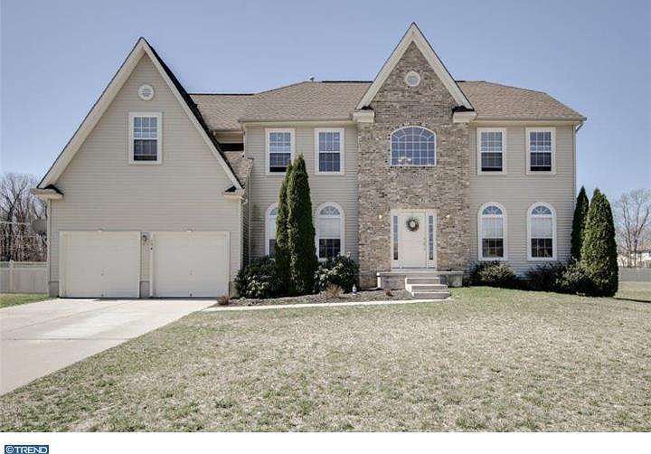 1st image of 154 White Cedar Dr